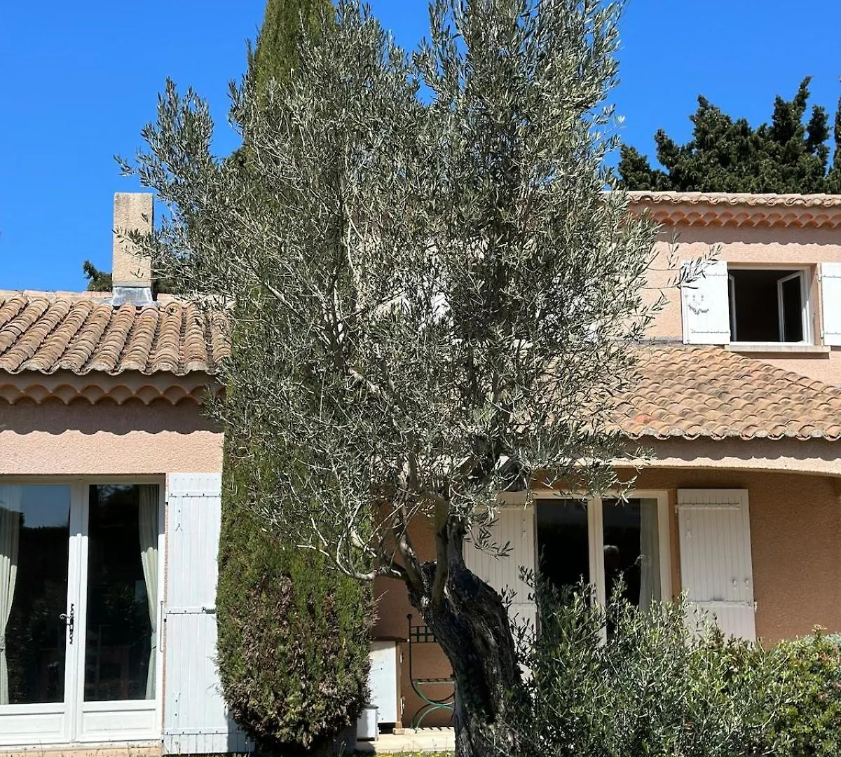 Le Lagon Vert Pernes-les-Fontaines 0*,