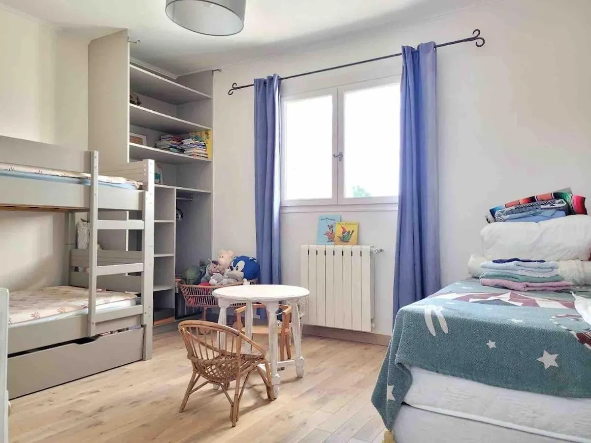 Holiday home Le Lagon Vert Pernes-les-Fontaines